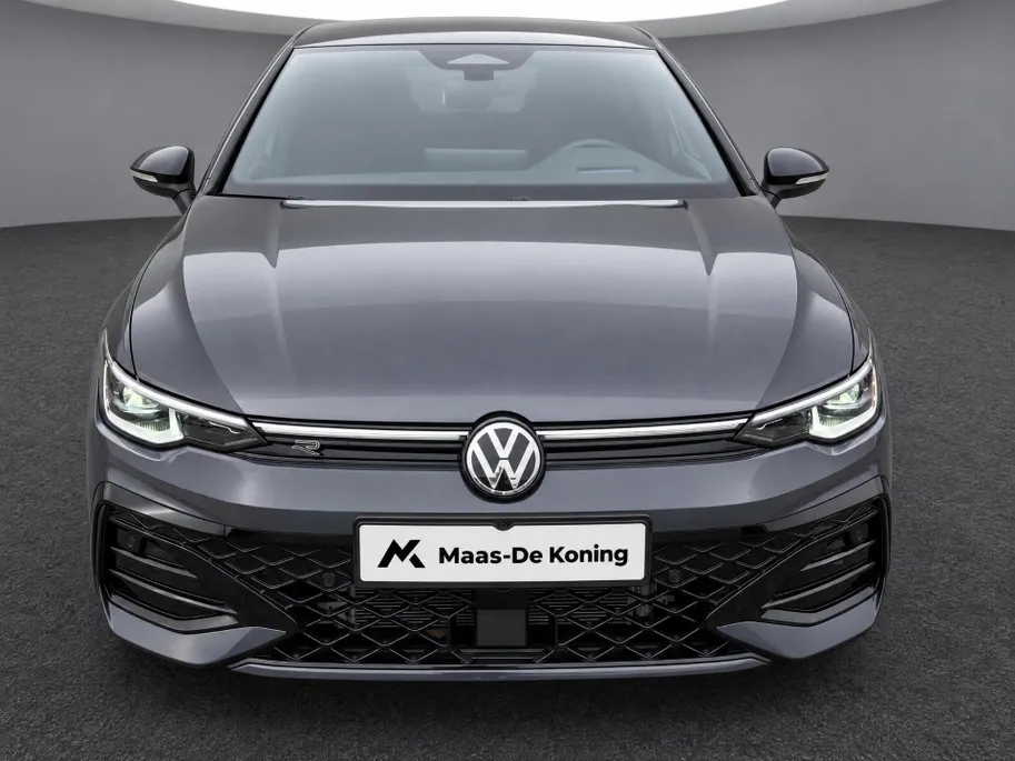 Volkswagen Golf 1.5eTSI/150PK R-Line · Navigatie · Trekhaak · Apple/Android Car Play · Dodehoeksensoren · Stoelverwarming ·  Garantie t/m 08-01-2031 of 100000km.