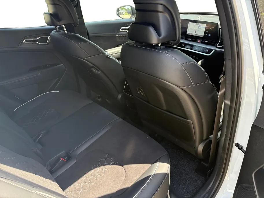 Kia Sportage 1.6 T-GDi Hybrid GT-Line | Cruise Control | Climate Control | Camera | Stoelverwarming | Stuurverwarming | Navigatie |