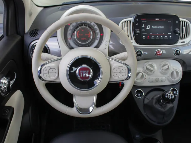 Fiat 500 1.0 Hybrid Dolcevita | Carplay / Android auto | Cruise | Airco | Park sens