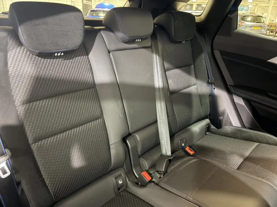 Renault Austral 200PK E-Tech Full Hybrid Esprit Alpine Automaat | Stoelverwarming | Camera | Parkeersensoren | Apple CarPlay/Android Auto | Adaptive Cruise Control | Lichtmetalen Velgen | Licht & Regen Sensor | Full LED |
