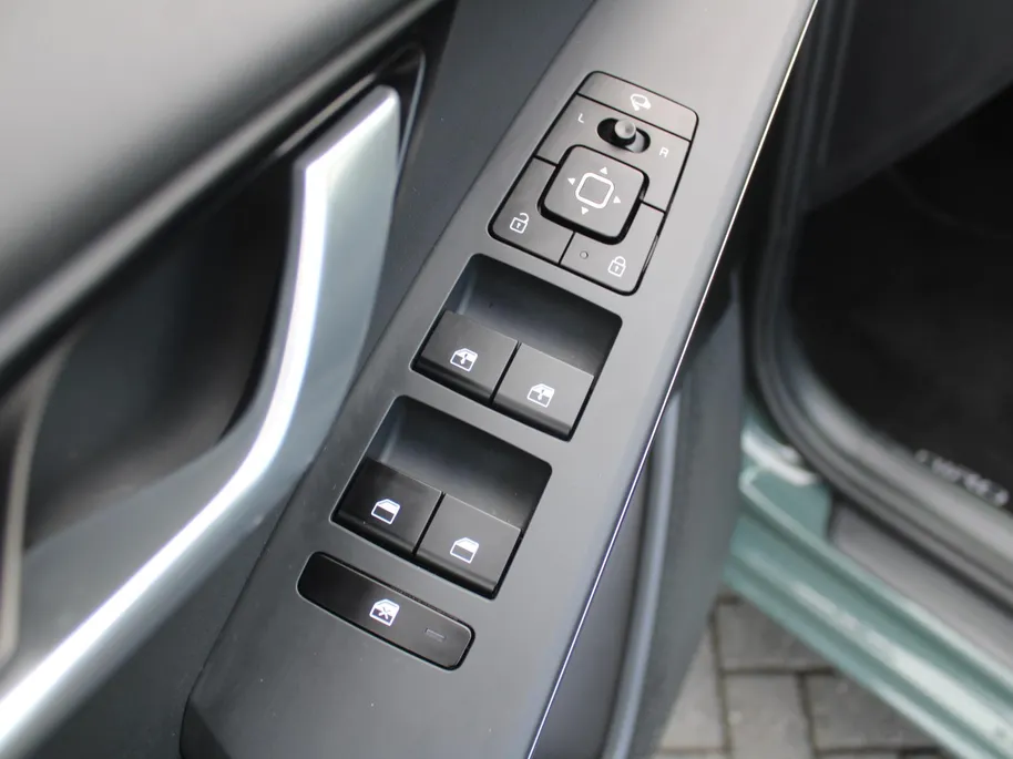 Kia Niro EV DynamicLine 64.8 kWh | Trekhaak | Camera | Clima | Cruise adapt. | Navi | 17' LM | Keyless | Apple Carplay/Android Auto |