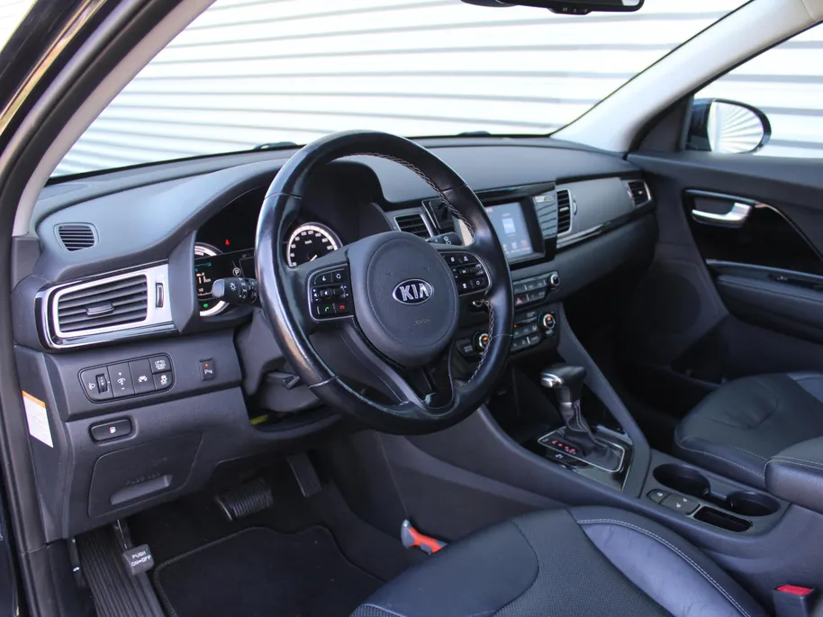 Kia Niro 1.6 GDi Hybrid DynamicPlusLine | Stuur-/stoelverwarming | Camera | Leer | Navi | Clima | Cruise adapt. | Keyless | 16' LM |