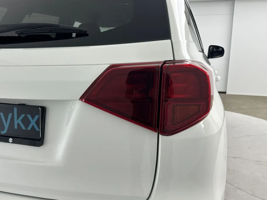 Suzuki Vitara 1.4 Boosterjet Select Smart Hybrid | Navigatie | Parkeercamera | Adaptieve Cruise Control