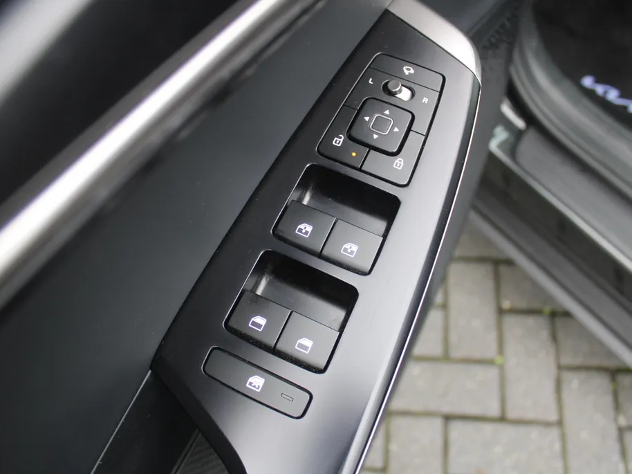 Kia EV6 Air 84 kWh | Stuur-/stoelverwarming | Camera | Cruise adapt. | Telefoonlader | Clima | Navi | 19' LM | LED | Apple Carplay/Android Auto |
