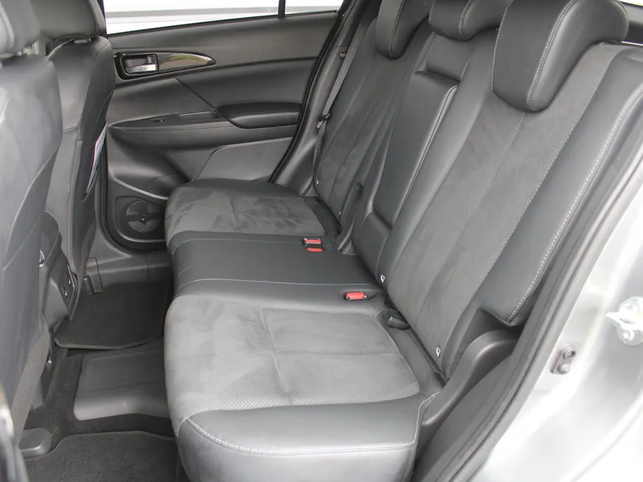 Mitsubishi Eclipse Cross 2.4 PHEV Executive | Trekhaak | 18' LM | 360 Camera | Navi | Cruise adapt. | Elek. stoelverstelling | Leer/Alcantara | Stuur-/stoelverwarming | LED |