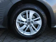 Mazda 2 Hybrid 1.5 Agile | Stuur-/stoelverwarming | Camera | 15' LM | Cruise adapt. | Airco |