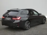 BMW 3 Serie 320e M-Sport Aut. |Schuifdak |Head-Up |Facelift - Widescreen!