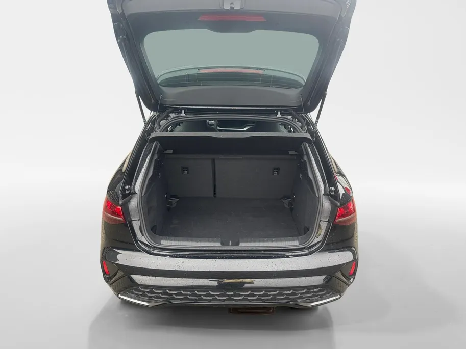Audi A3 Sportback 35 TFSI S edition | 3X S Line | Schuif-Kantel Dak | Sportstoelen | SONOS | Camera | Stoelverwarming | Apple Carplay | Adaptief Cruise Control | Climate Control