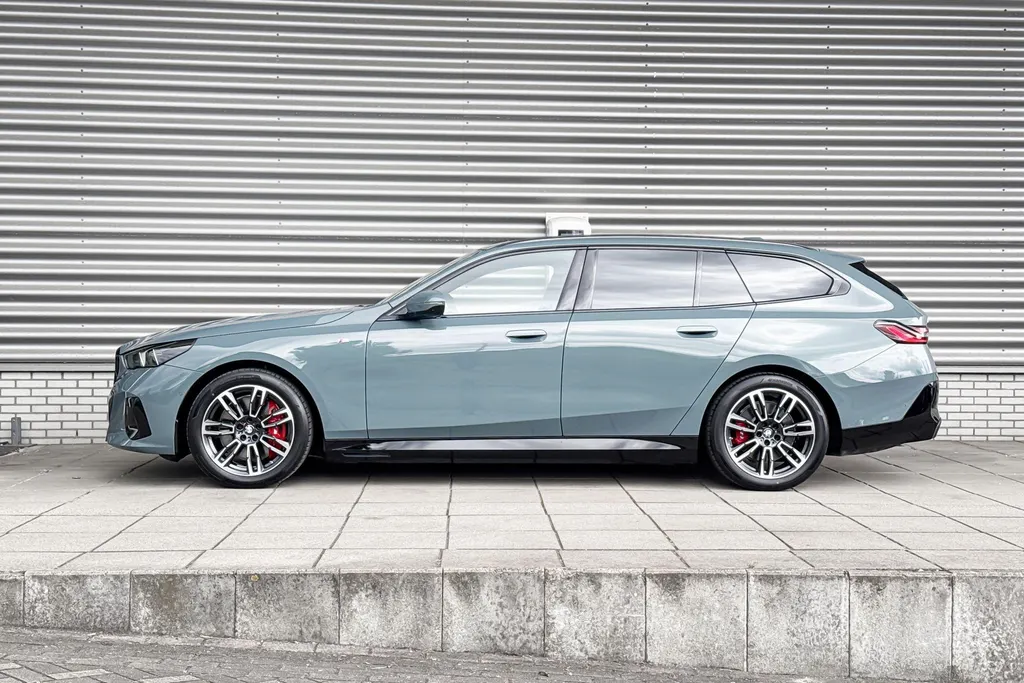 BMW i5 Touring eDrive40 84 kWh