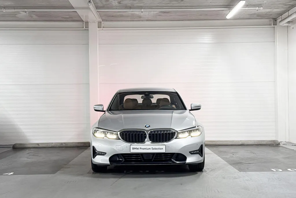 BMW 3 Serie Sedan 330i High Executive Edition