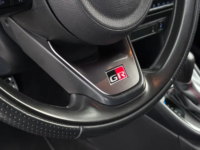 Toyota Yaris 1.5 Hybrid GR Sport | Stoelverwarming | Camera | Carplay |
