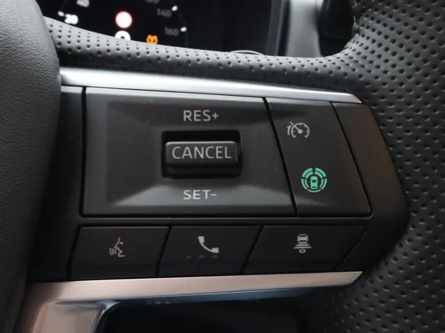 Mitsubishi Outlander 2.4 PHEV Black Edition All Seasons | Yamaha sound
