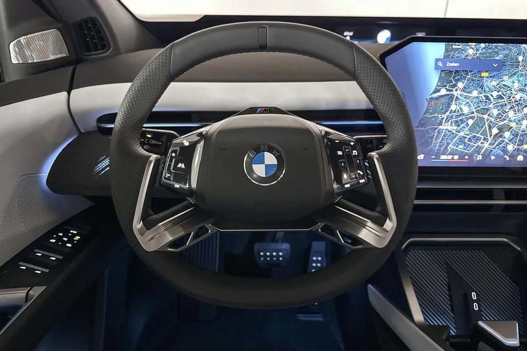 BMW iX3 50 xDrive 113 kWh