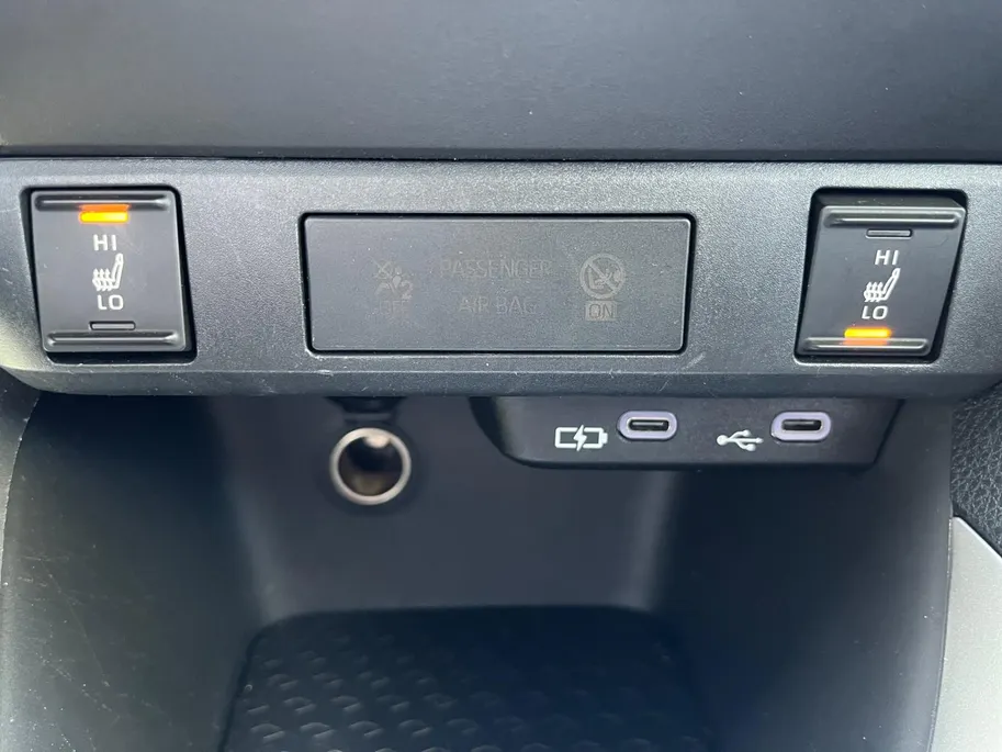 Toyota Yaris 1.5 Hybrid 115 Active | Apple Carplay | Android Auto | Parkeercamera | Parkeersensoren | Stoelverwarming