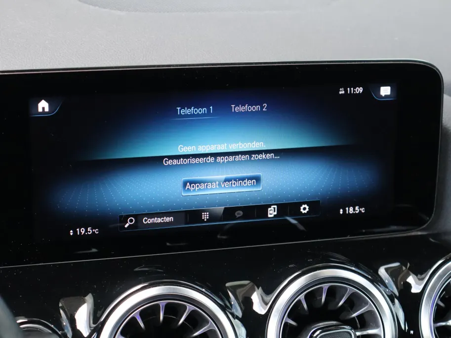 Mercedes-Benz EQA 250 Business Solution Luxury 67 kWh l Stoelverwarming l Achteruitrij camera l Ambiente lichtpakket l Memory