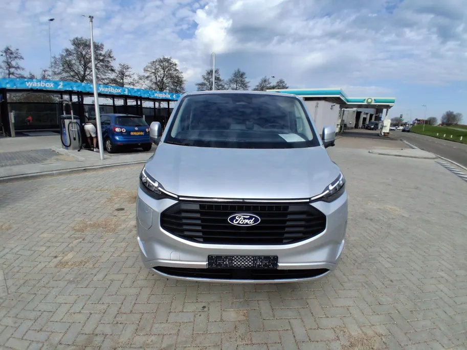 Ford Transit Custom 2.5 PHEV 233 pk L2H1 320 Limited Dubbele cabine