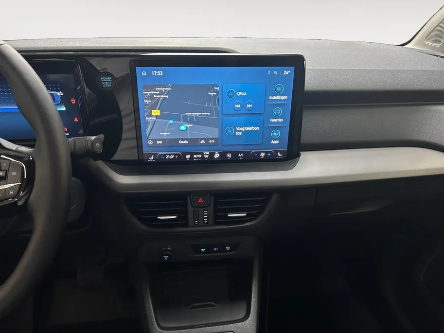 Ford E-Transit Courier Limited 44 kWh 136 pk | DEMO | Adaptive cruise control | Achteruitrij camera | Verdiepte tussenwand | Trekhaak | Navigatie | Direct leverbaar!