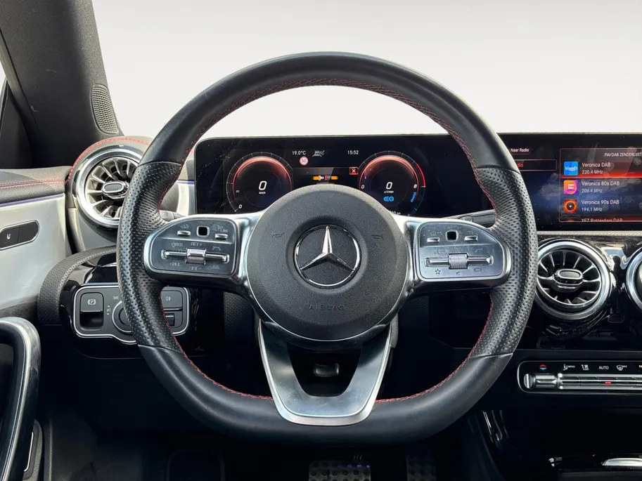 Mercedes-Benz CLA 250 e AMG Line | Adapt. Cruise Control | Rondomzicht camera | Apple Carplay/Android Auto | 18' inch velgen |