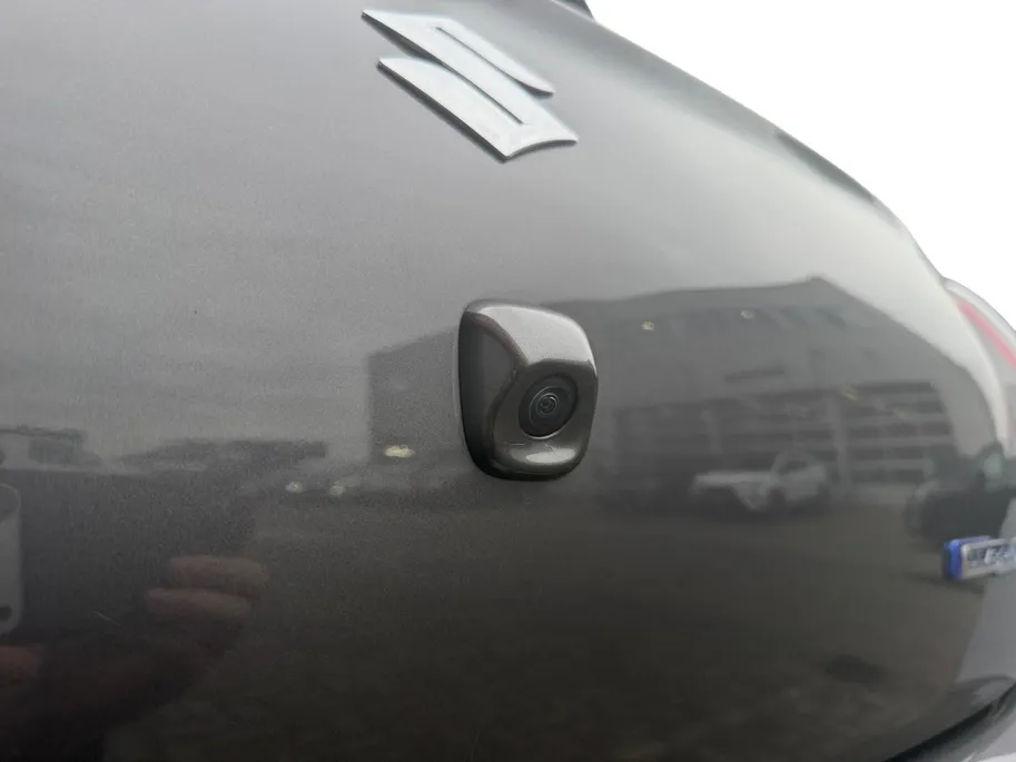 Suzuki Swift 1.2 Style Smart Hybrid 82PK | Navgiatie | Climate Control| Camera| Stoel verwarming| Metallic lak| 4 seizoen banden| Keyless start | Parkeer sensoren
