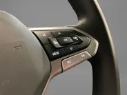 Volkswagen T-Cross 1.0TSI/95PK Goal · Navigatie ·  Stoelverwarming · LED · Apple/Android Car Play · Garantie t/m 25-04-2027