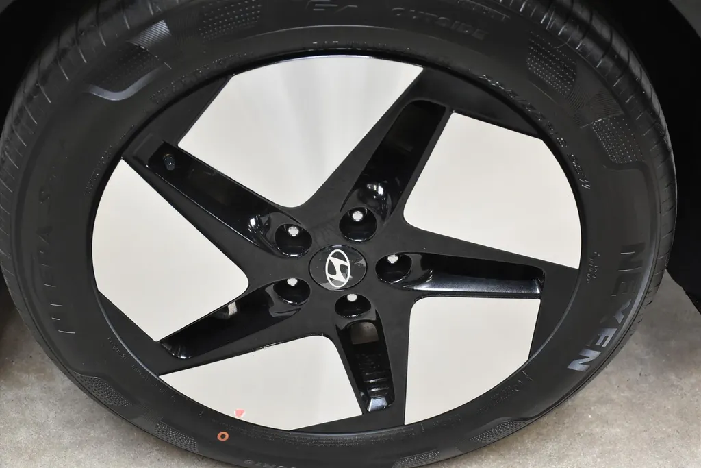 Hyundai IONIQ 6 63 kWh Pure Edition / NIEUW MODEL MY27