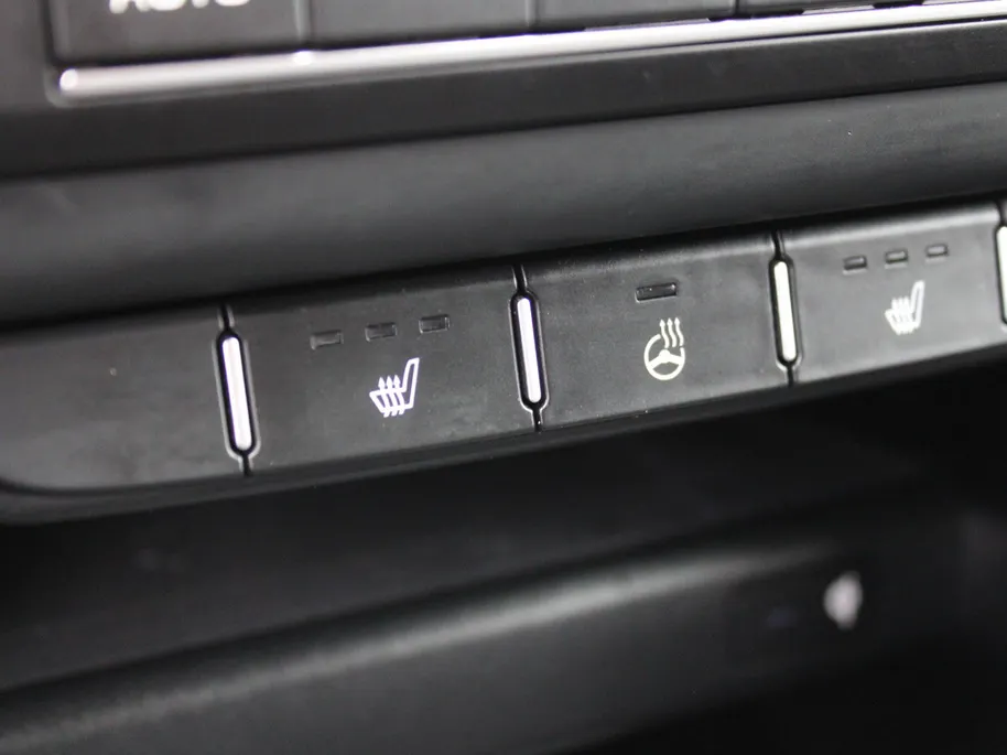 Kia Ceed Sportswagon 1.5 T-GDi MHEV DynamicPlusLine | Stoel- & stuurverwarming | Camera | LED | Navi | Elek. achterklep |