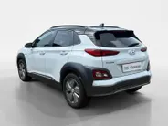 Hyundai Kona EV Premium 64 kWh | Achteruitrijcamera | Head Up Display | Dodehoek Detectie | Lederen Bekleding | Climate Control |