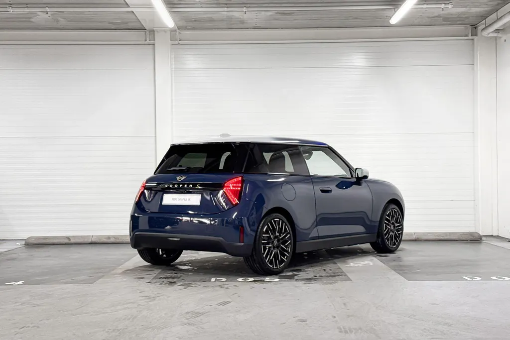MINI Cooper 3-deurs Electric Cooper SE Favoured M 54.2 kWh