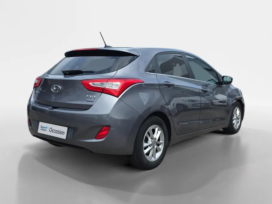 Hyundai i30 1.6 GDI Go! | 1e eigenaar | Volledig onderhouden! | Navigatie | Cruise Control | Achteruitrijcamera | Elektr. ramen | Climate Control | 12 maanden garantie!