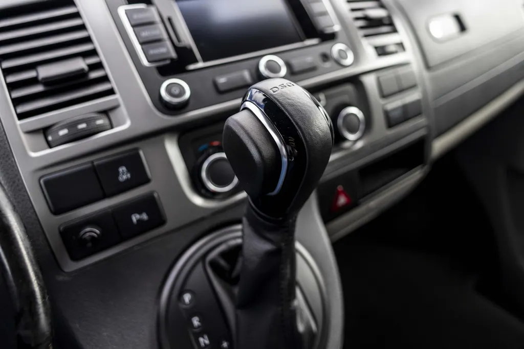 Volkswagen Transporter 2.0 TDI L2H1 Invalide uitvoering / aanpassing