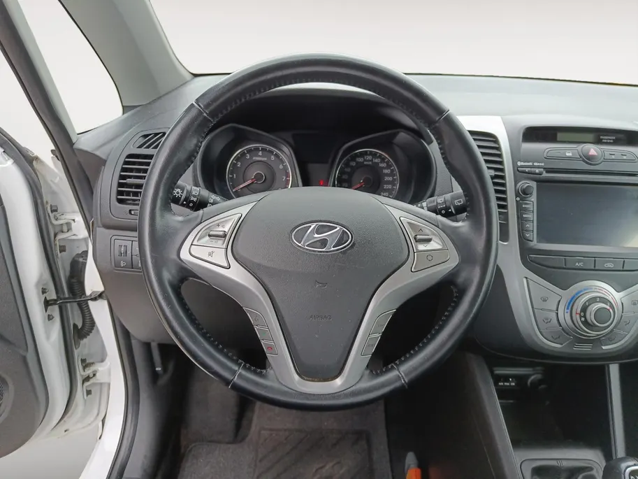 Hyundai ix20 1.4i Go! | Navigatie | Parkeercamera | Airco |