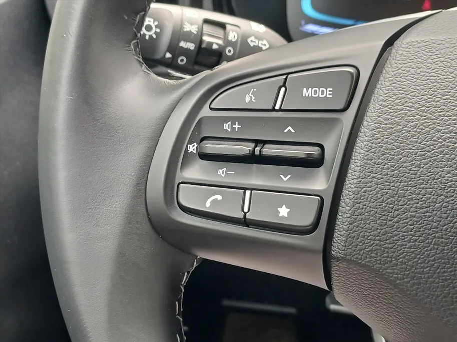 Hyundai i10 1.0i Comfort Smart / AUTOMAAT! / Navigatie / Cruisecontrol! /