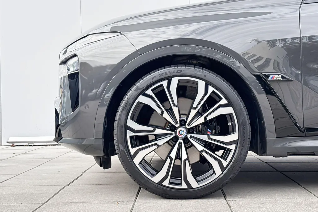 BMW X7 M60i xDrive