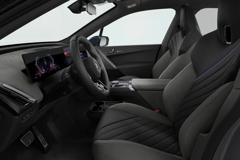 BMW iX xDrive45 101 kWh