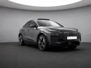 Audi Q6 e-tron Sportback S edition performance 306pk 100 kWh · SOH 97,8% · Panoramadak · Wegklapbare Trekhaak · 360 Camera · Stoelverwarming voor+achter · Bijrijder Display · 19'' Inch · Garantie t/m 10-08-2030 of 100.000km