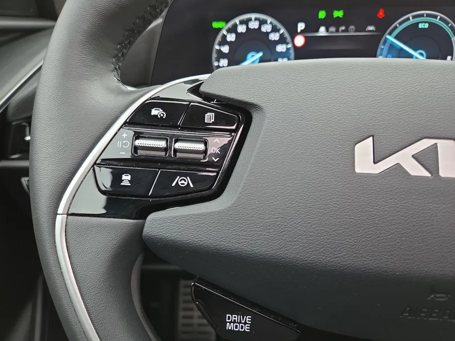 Kia Niro 1.6 GDi Hybrid ExecutiveLine Meest luxe uitvoering | Dealer onderhouden | Schuif-/kanteldak | Cruise Control Adaptief | Dodehoek Detectie | Head up Display | Stoelverwarming en Ventilatie | Harman/Kardon | Android & Carplay | NAP