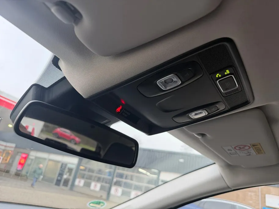 Renault Captur 1.0 TCe 100 Intens | Climate | Cruise | Telefoon | Licht,Metalen velgen | Draadloos opladen | Parkeersensoren |Apple Carplay/Android Auto