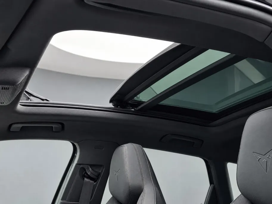 CUPRA Terramar 1.5 TSI e-Hybrid VZ Performance 272PK l Panoramadak l Sennheizer l Moon light interieur