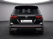 Volkswagen Tiguan 1.4 TSI eHybrid R-Line Business+ · Panoramadak · Trekhaak · 360°Camera · Stoelverwarming · Apple/Android Car Play · 20'' velgen ·