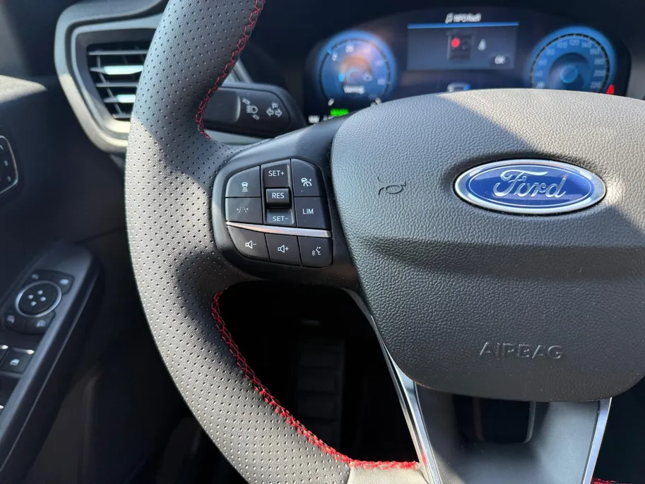 Ford Kuga 2.5 PHEV ST-Line X | Winter Pack | Panoramadak | 360 ° Camera | BLIS | Apple Carplay & Android Auto |