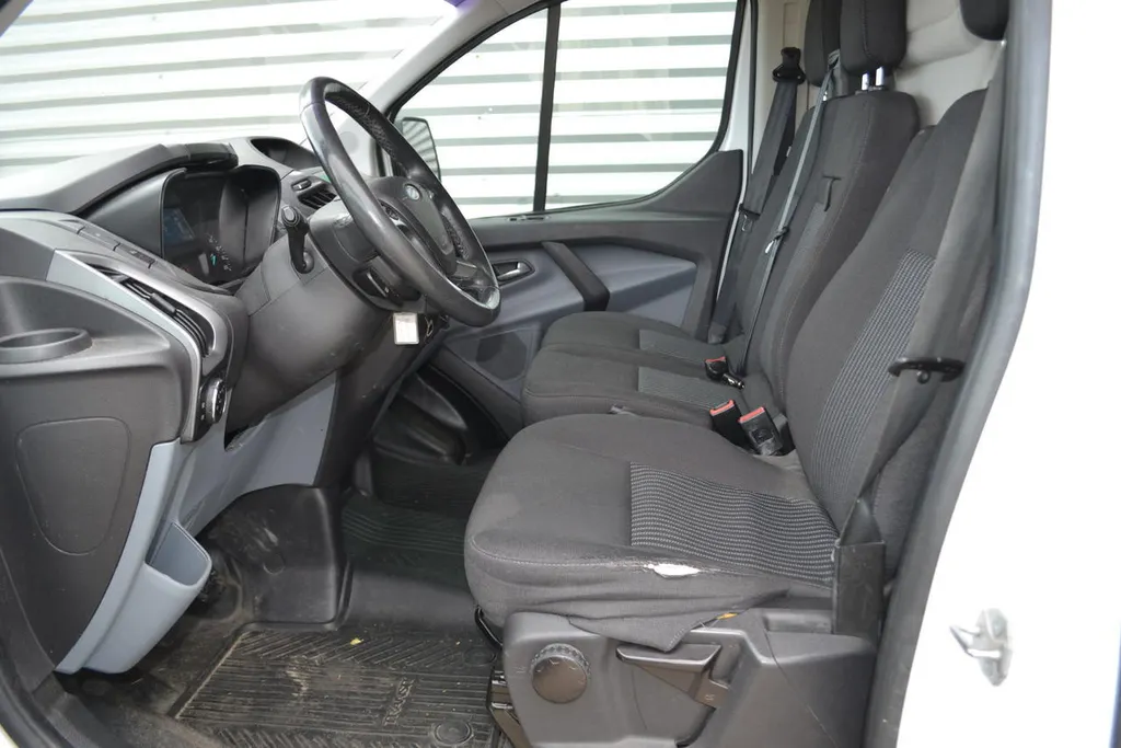 Ford Transit Custom L1H1 270 100PK AMBIENTE|3ZITS|NAVI|EURO5