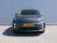 Kia e-Niro ExecutiveLine 64 kWh | Trekhaak | Warmtepomp | Stuur-/stoelverwarming + ventilatie | Leer | Camera | Stoelgeheugen | Dodehoek detectie | LED | 17' LM |