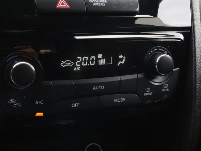 Suzuki Vitara 1.4 BoosterJet Hybrid Style Trekhaak | Adaptive Cruise | Two tone