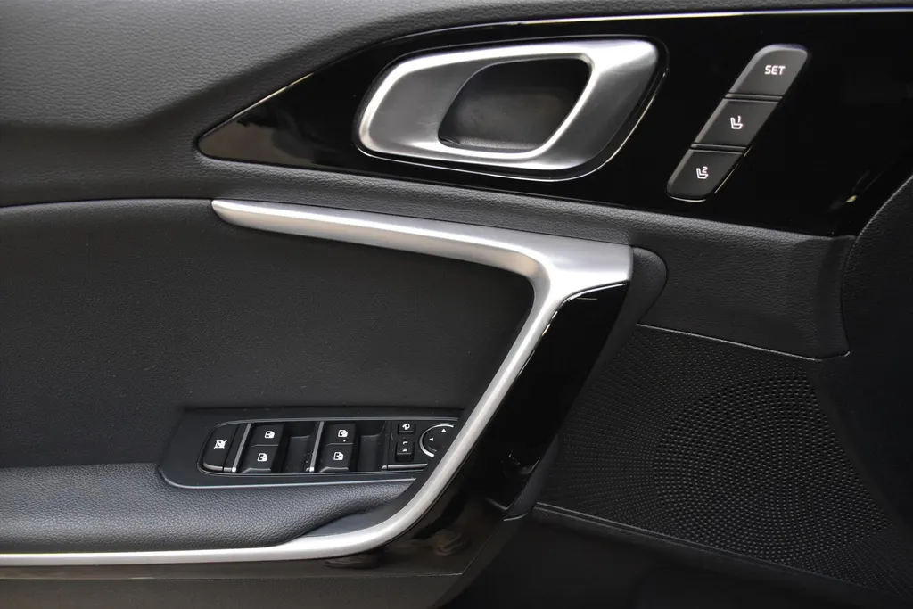 Kia XCeed 1.6 GDi PHEV 141pk DCT6 ExecutiveLine Trekhaak Pano Memory