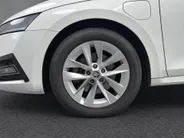 Škoda Octavia Combi 1.4 TSI iV PHEV 204pk DSG Business Edition Plus · Trekhaak · Head-Up Display · Stuur- & Stoelverwarming · Keyless · Apple/Android Car Play · Elek. Bestuurdersstoel + Geheugen ·