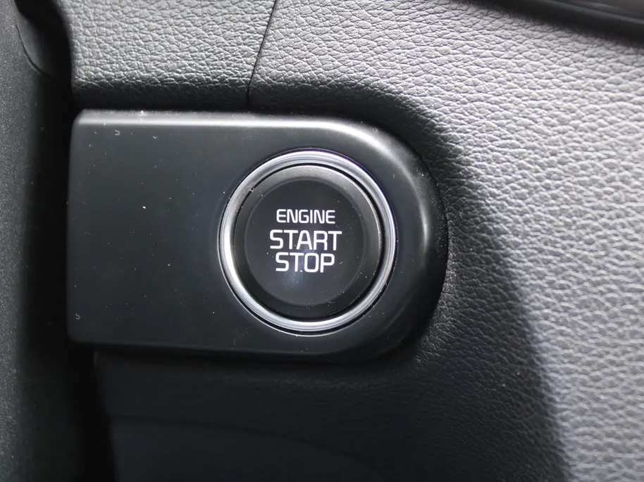 Kia Ceed Sportswagon 1.6 GDI PHEV DynamicPlusLine | Trekhaak | Stuur-/stoelverwarming | Plug-in | 16" LM | Clima | Camera | Cruise adapt. | Navi | LED |