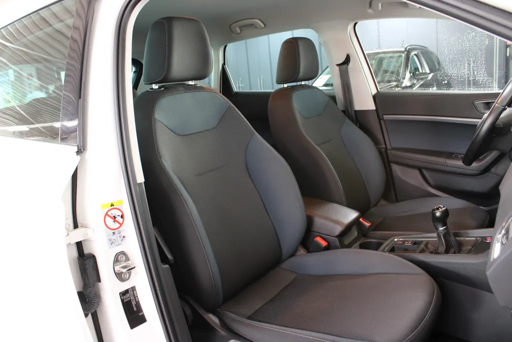 SEAT Ateca 1.4 EcoTSI Style Business Intense / Camera / Full led / Keyless / Navi. /