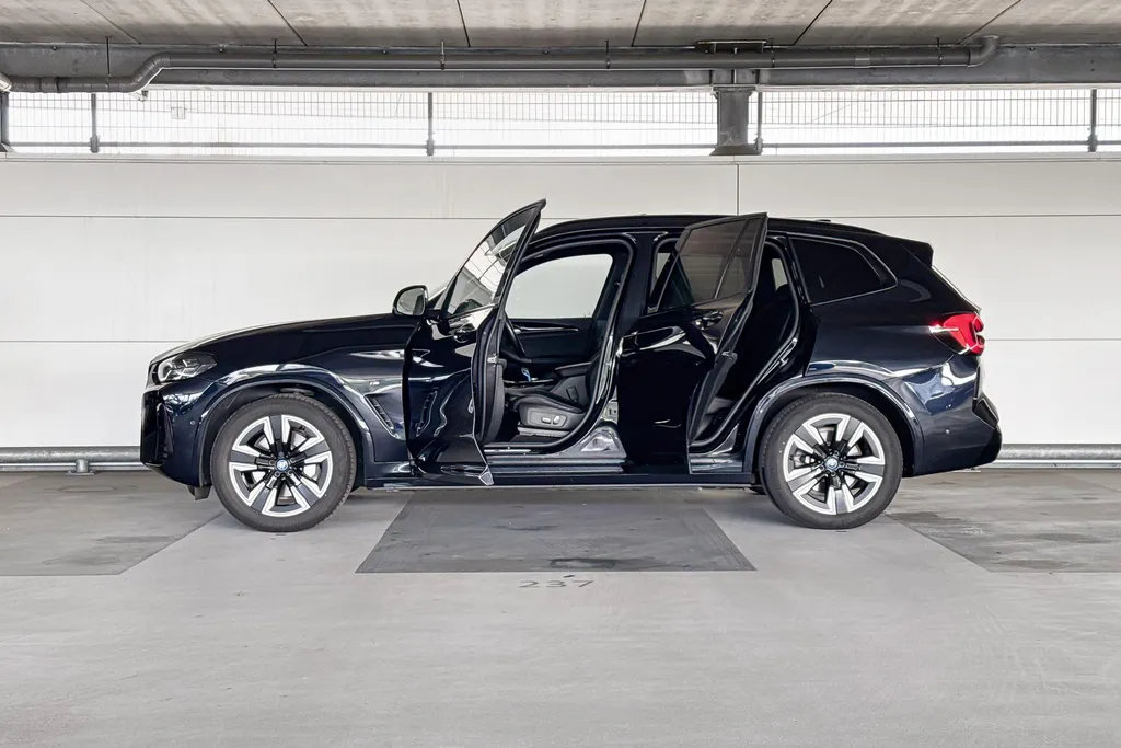 BMW iX3 Executive 80 kWh