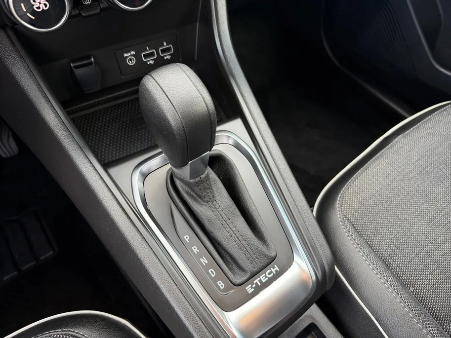 Renault Captur 1.6 E-Tech Hybrid 145 Intens | Automaat | Parkeersensoren | Camera | Cruise & Climate Control | Apple Carplay & Android Auto | 12 Maanden BOVAG Garantie