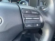 Hyundai Kona 1.6 GDI HEV Fashion Sky | Navigatie| Lichtmetalen velgen| Parkeersensoren| Schuif- kanteldak| Climate Controle| Adaptieve Cruise Controle| Dode hoeksensor|